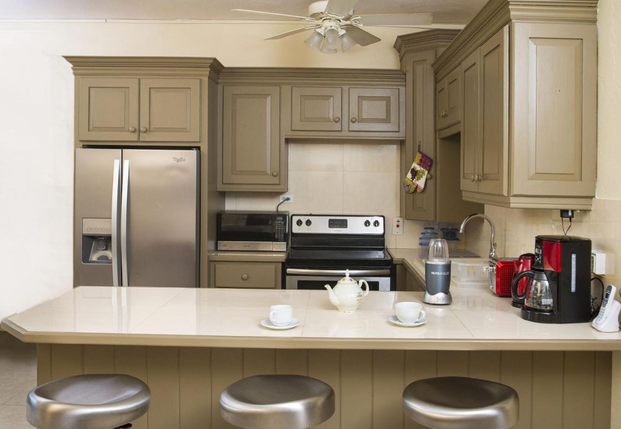 סנט ג'יימס Ground Floor Apartment Located In Hometown, 5 Min Walk To The Beach מראה חיצוני תמונה
